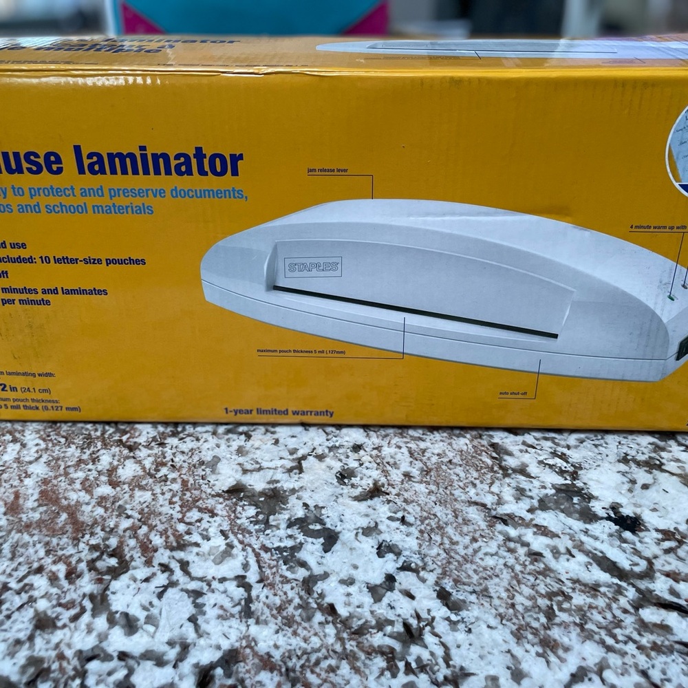 Staples multiuse laminator